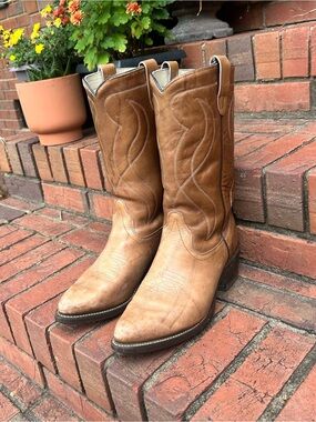 Texas Brand Western Boots, Style 8011.